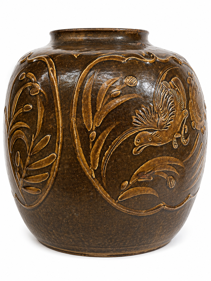 19th-Century Chinese Ceramic Pot