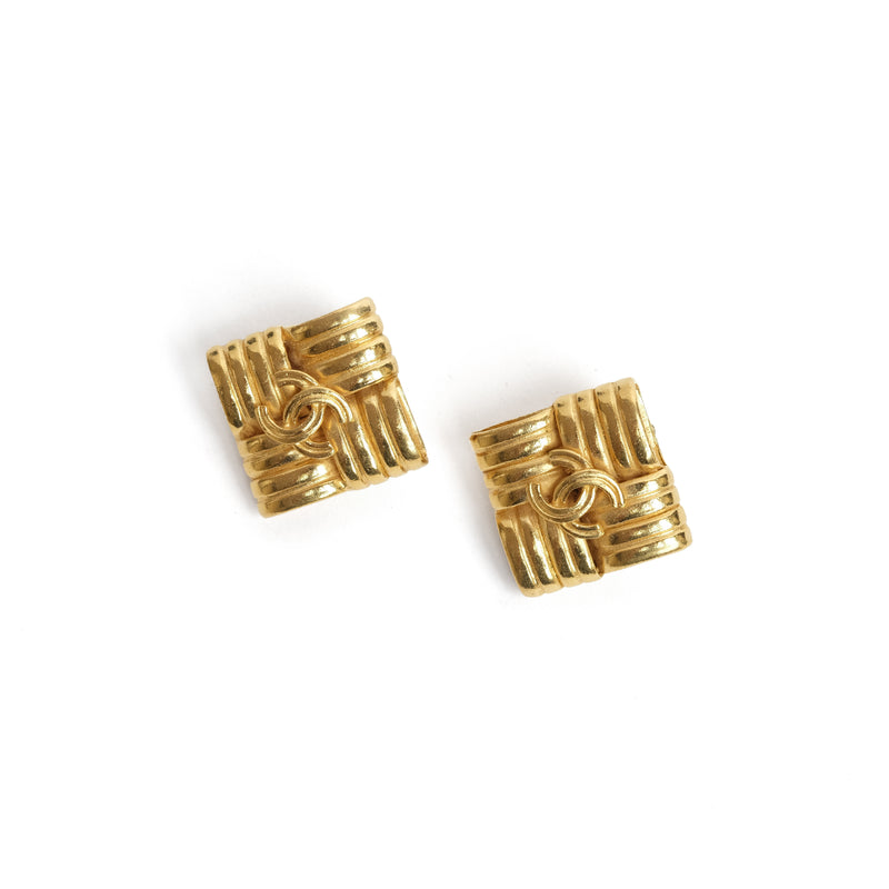 VINTAGE CHANEL TEXTURED GRID SQUARE CC EARRINGS - beg borrow steal studio