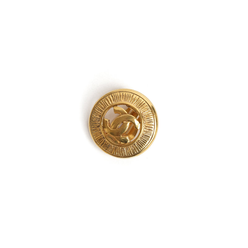 VINTAGE CHANEL MATTE MINI BUTTON CC EARRINGS - beg borrow steal studio