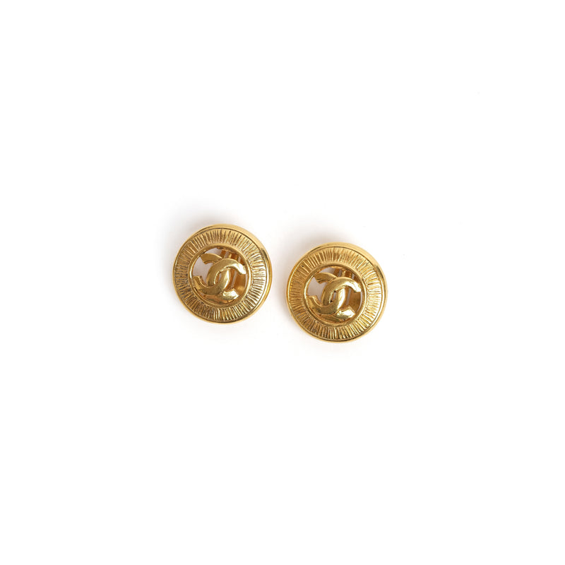 VINTAGE CHANEL MATTE MINI BUTTON CC EARRINGS - beg borrow steal studio