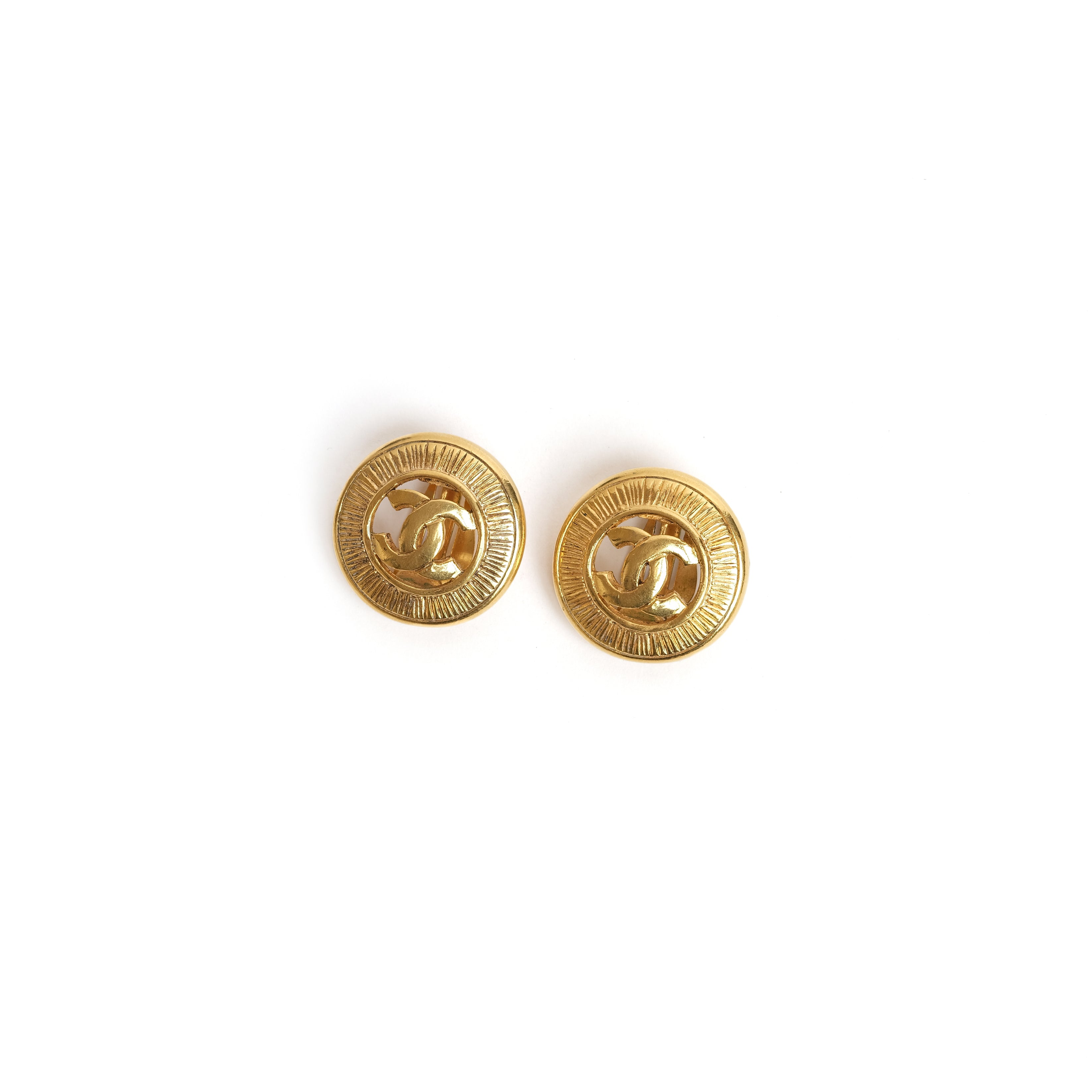 VINTAGE CHANEL MATTE MINI BUTTON CC EARRINGS - beg borrow steal studio