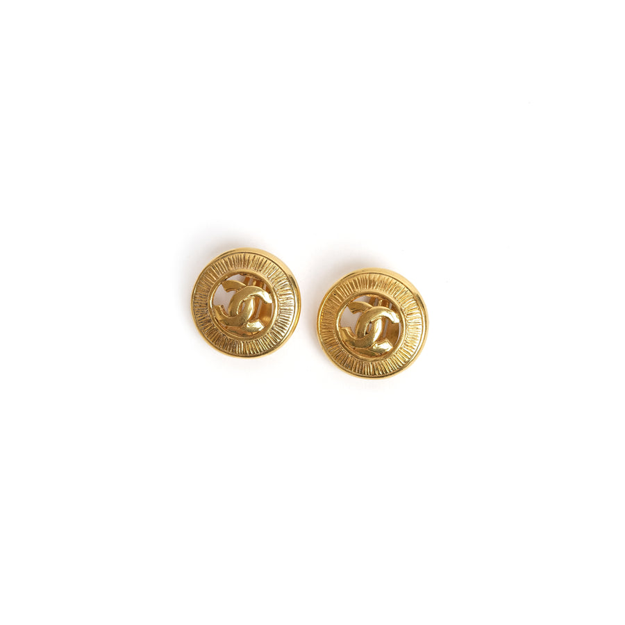 VINTAGE CHANEL MATTE MINI BUTTON CC EARRINGS