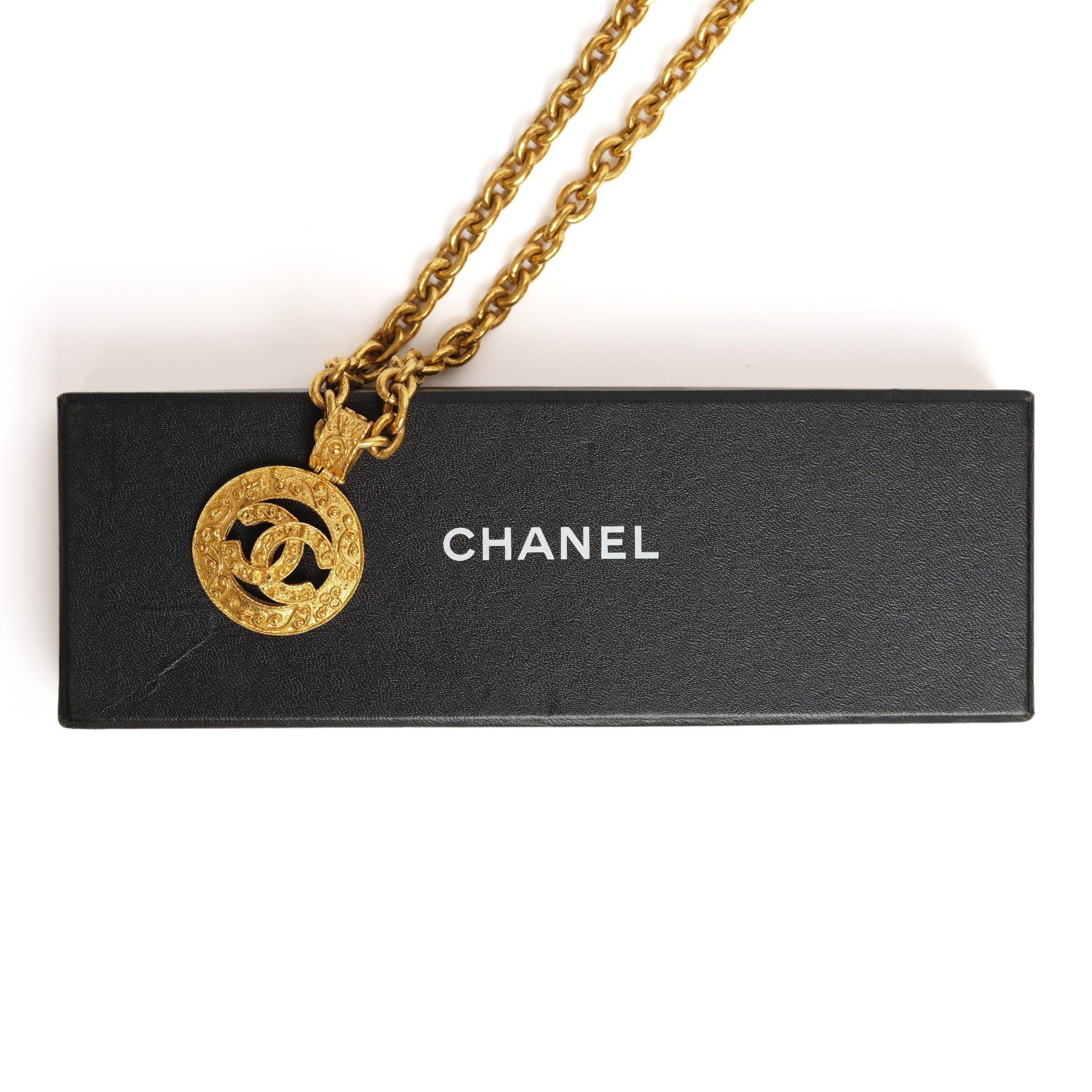 VINTAGE CHANEL CC LOGO MEDALLION NECKLACE - Beg Borrow Steal Studio