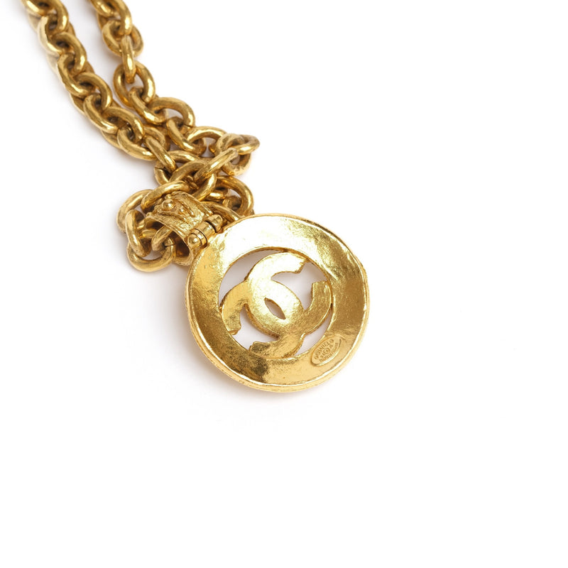 VINTAGE CHANEL CC LOGO MEDALLION NECKLACE - Beg Borrow Steal Studio