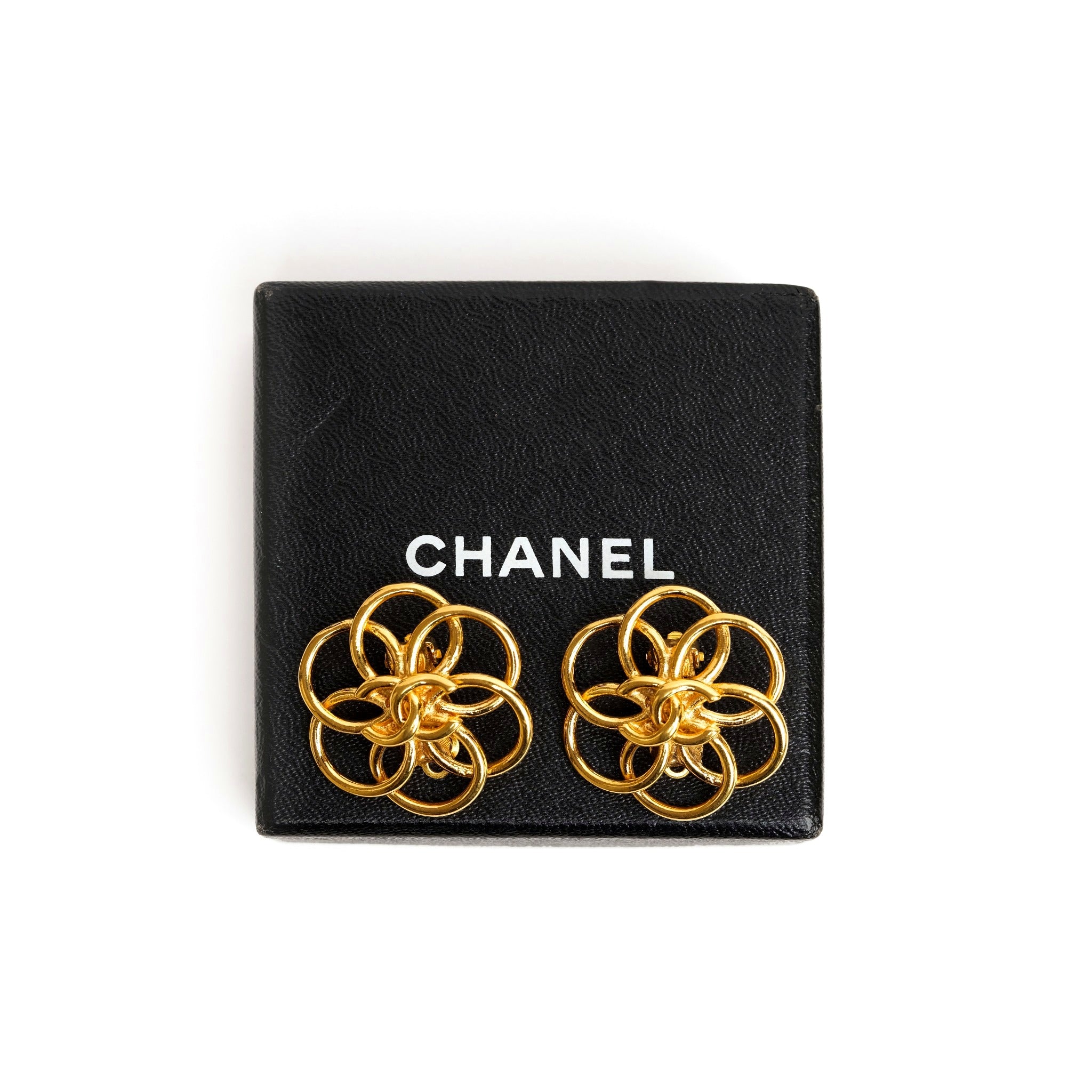 VINTAGE CHANEL OPENWORK WIRE FLOWER LOOP EARRINGS - beg borrow steal studio