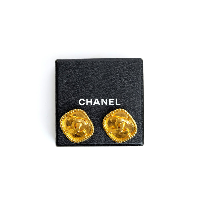 VINTAGE CHANEL CUSHION SQUARE CC EARRINGS - beg borrow steal studio