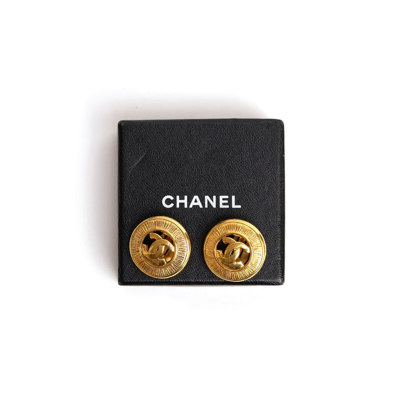 VINTAGE CHANEL MATTE MINI BUTTON CC EARRINGS - beg borrow steal studio