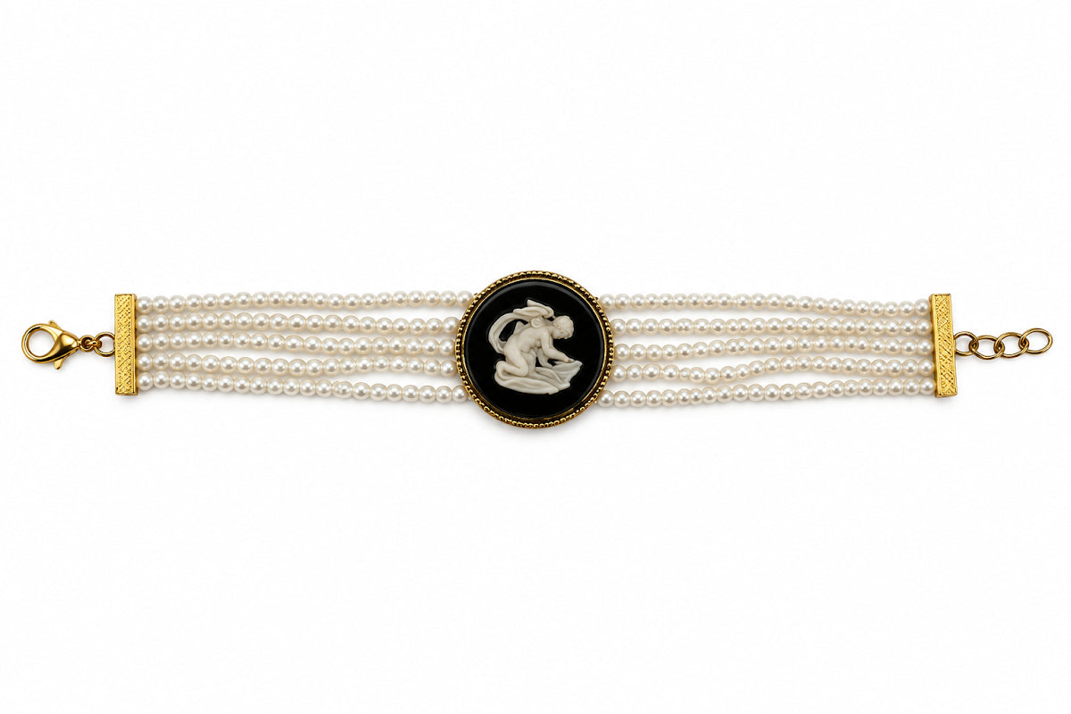 Vintage Wedgwood Pearl Bracelet (BBS_MWCB007)