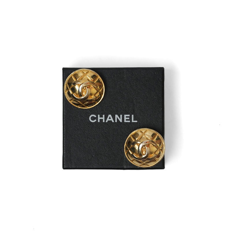 VINTAGE CHANEL QUILTED ROUND CC EARRINGS - beg borrow steal studio