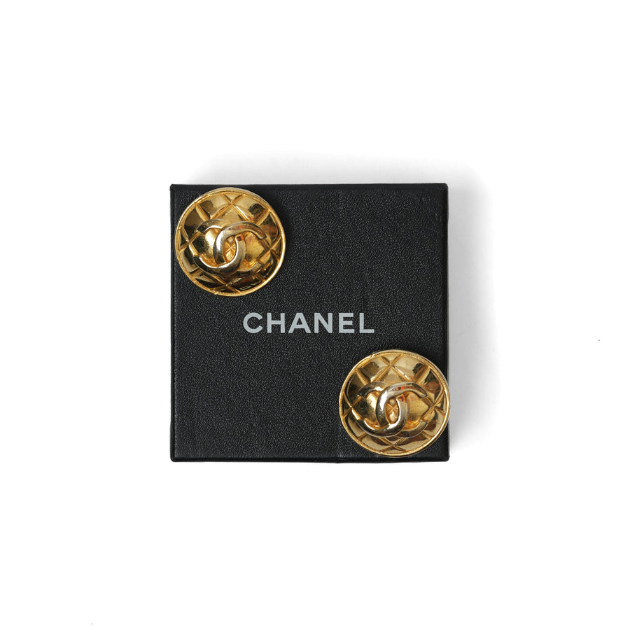 VINTAGE CHANEL QUILTED ROUND CC EARRINGS