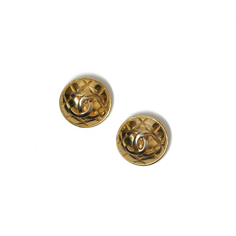 VINTAGE CHANEL QUILTED ROUND CC EARRINGS - beg borrow steal studio