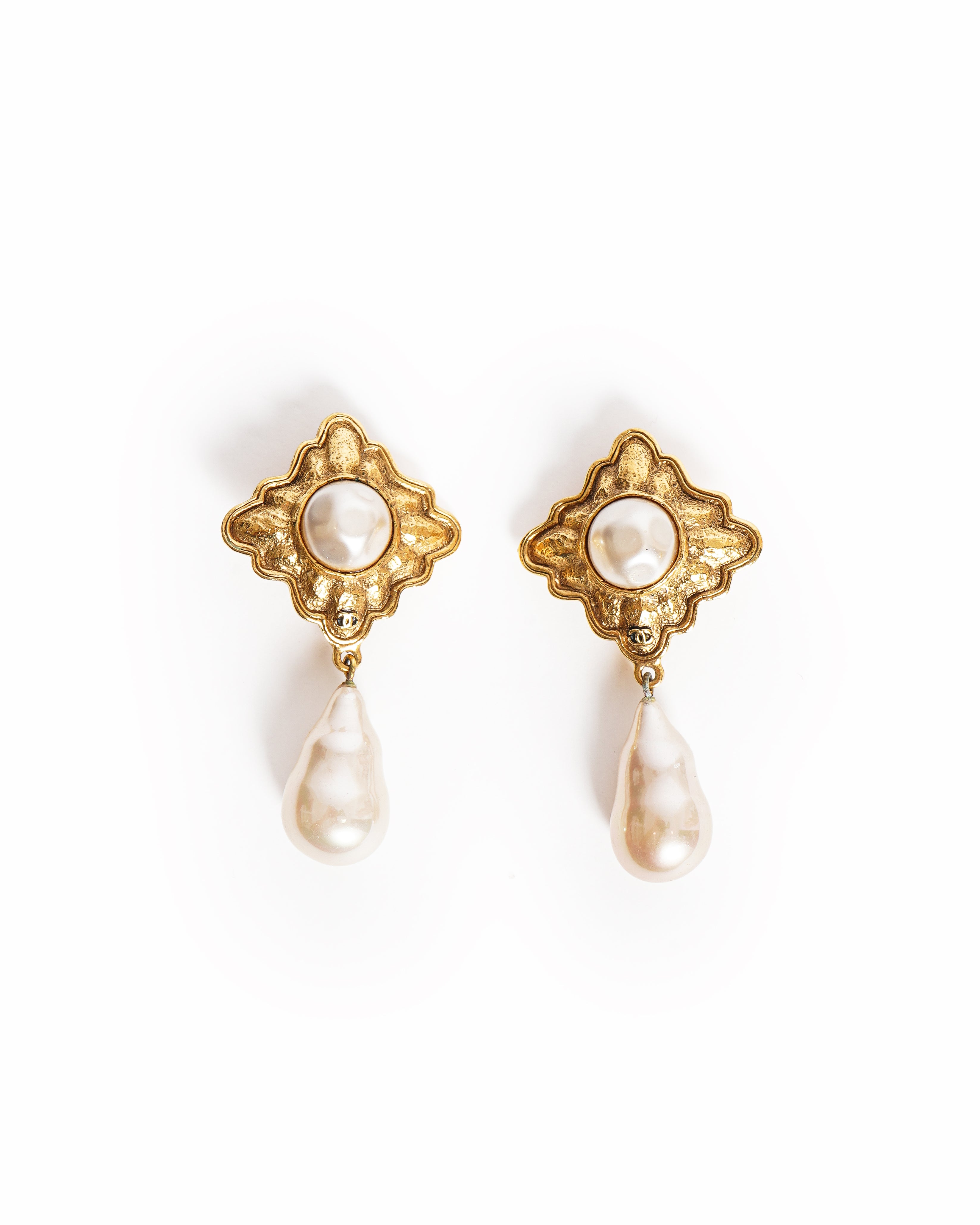 Vintage Chanel Baroque Pearl Drop Earrings - beg borrow steal studio