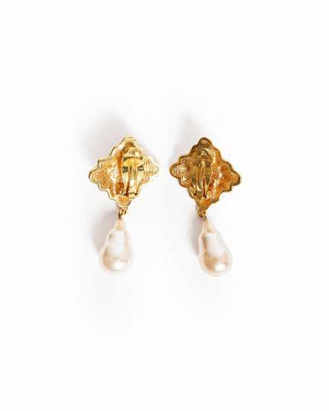 Vintage Chanel Baroque Pearl Drop Earrings - beg borrow steal studio