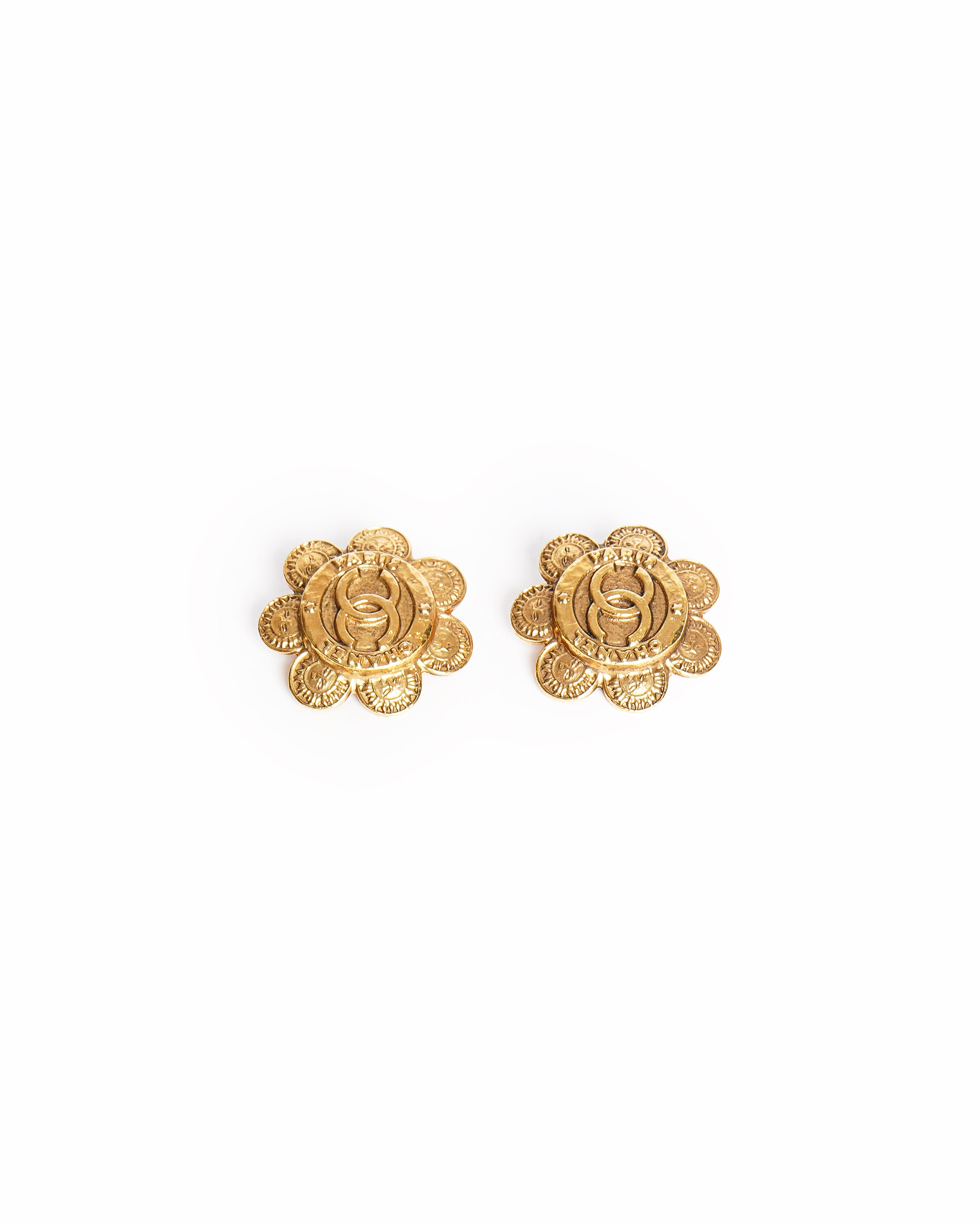 Vintage Chanel CC Logo Round Flower Earrings - beg borrow steal studio