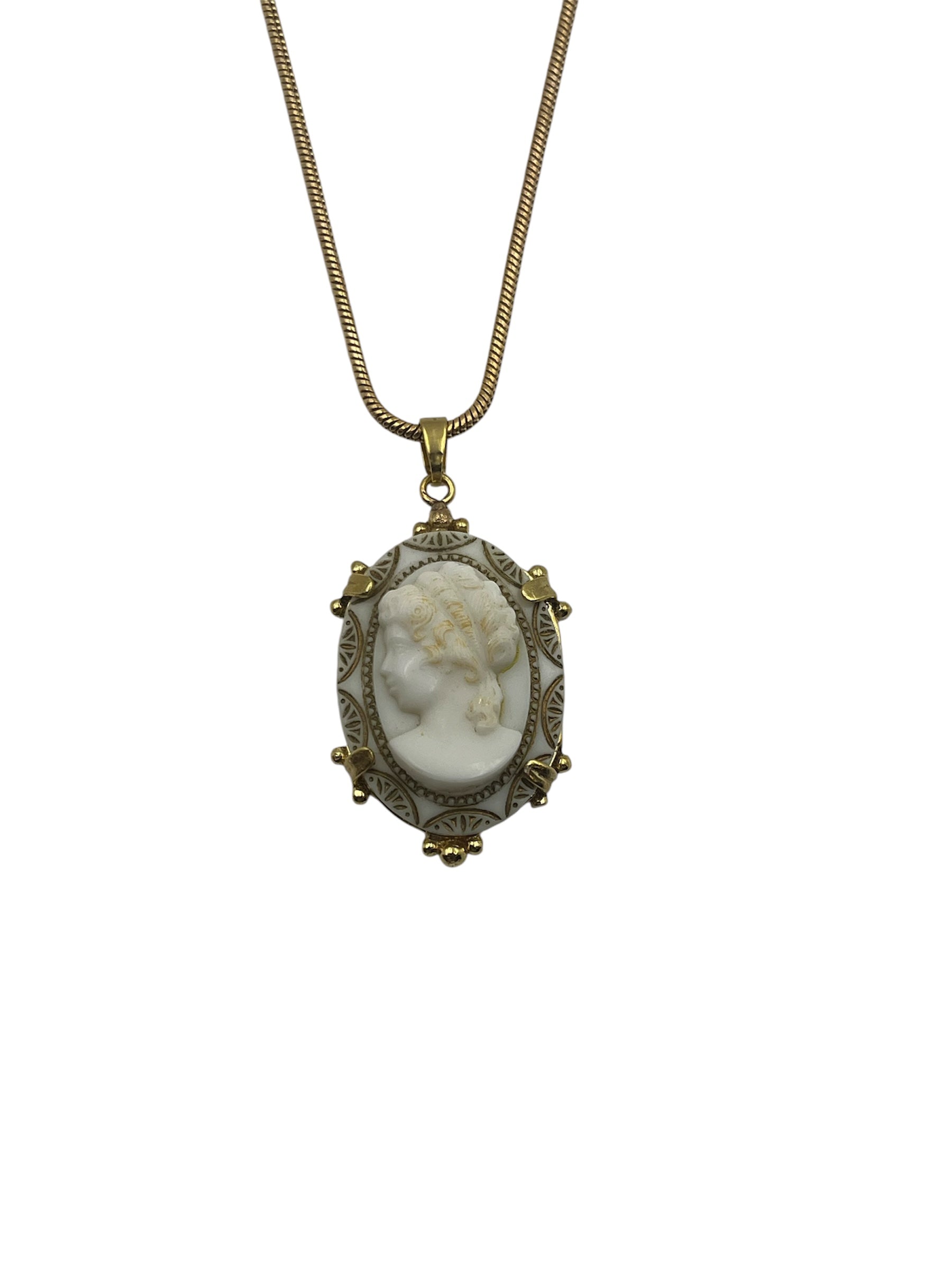 Vintage Cameo Necklace - Main View (BBS_MWCN068)