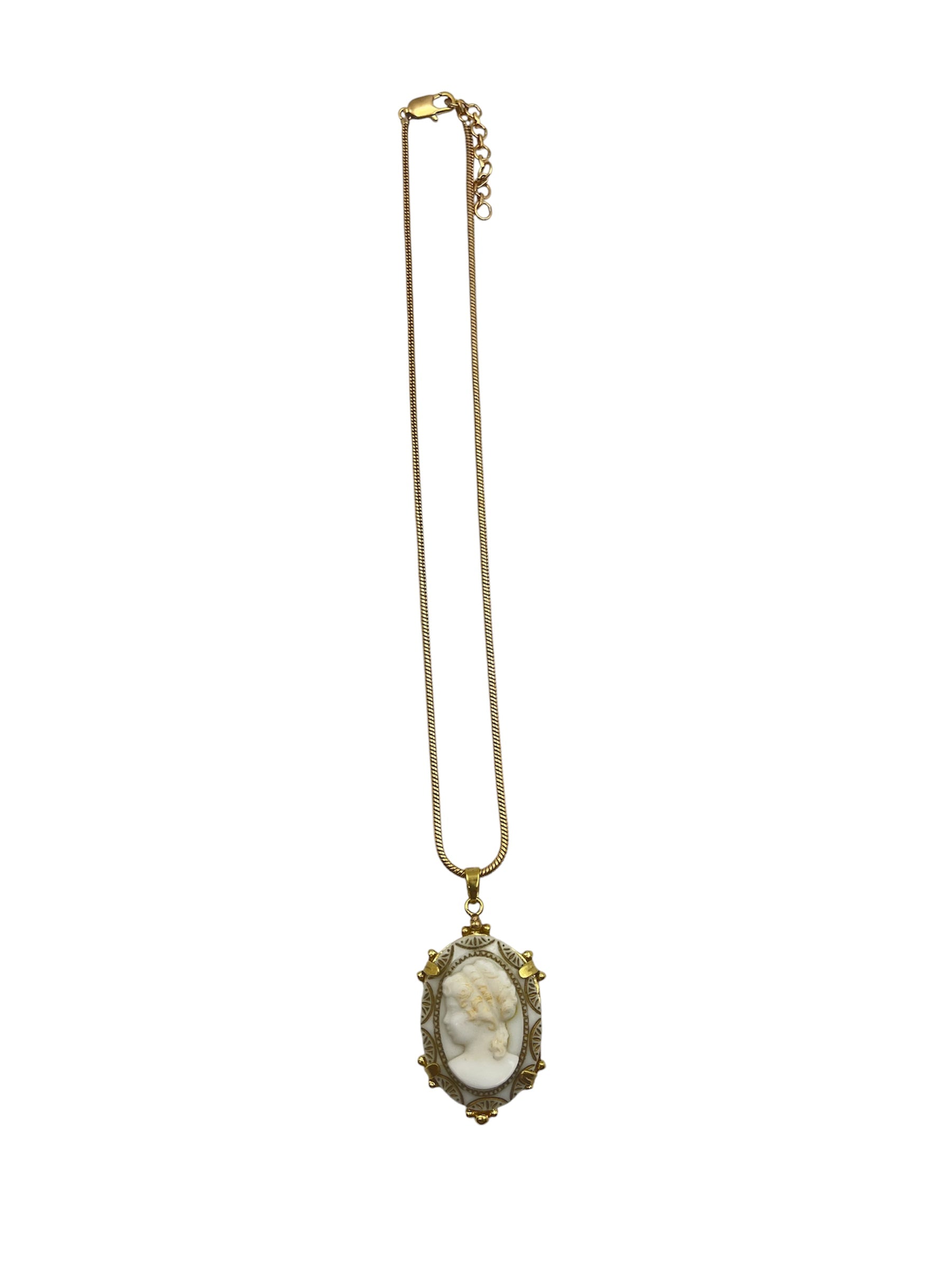 Vintage Cameo Necklace - Detail Angle 2 (BBS_MWCN068)